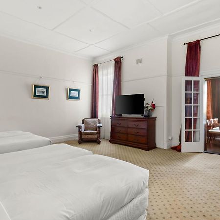 The Robertson Hotel Bagian luar foto