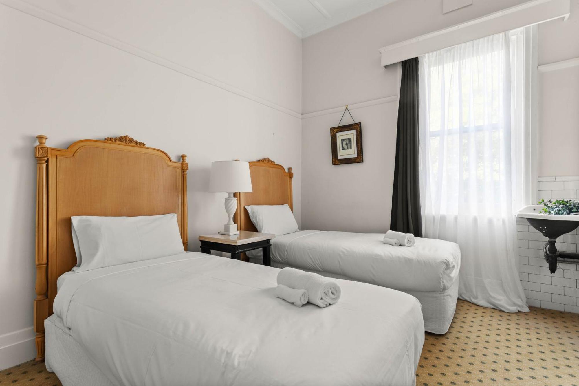 The Robertson Hotel Bagian luar foto